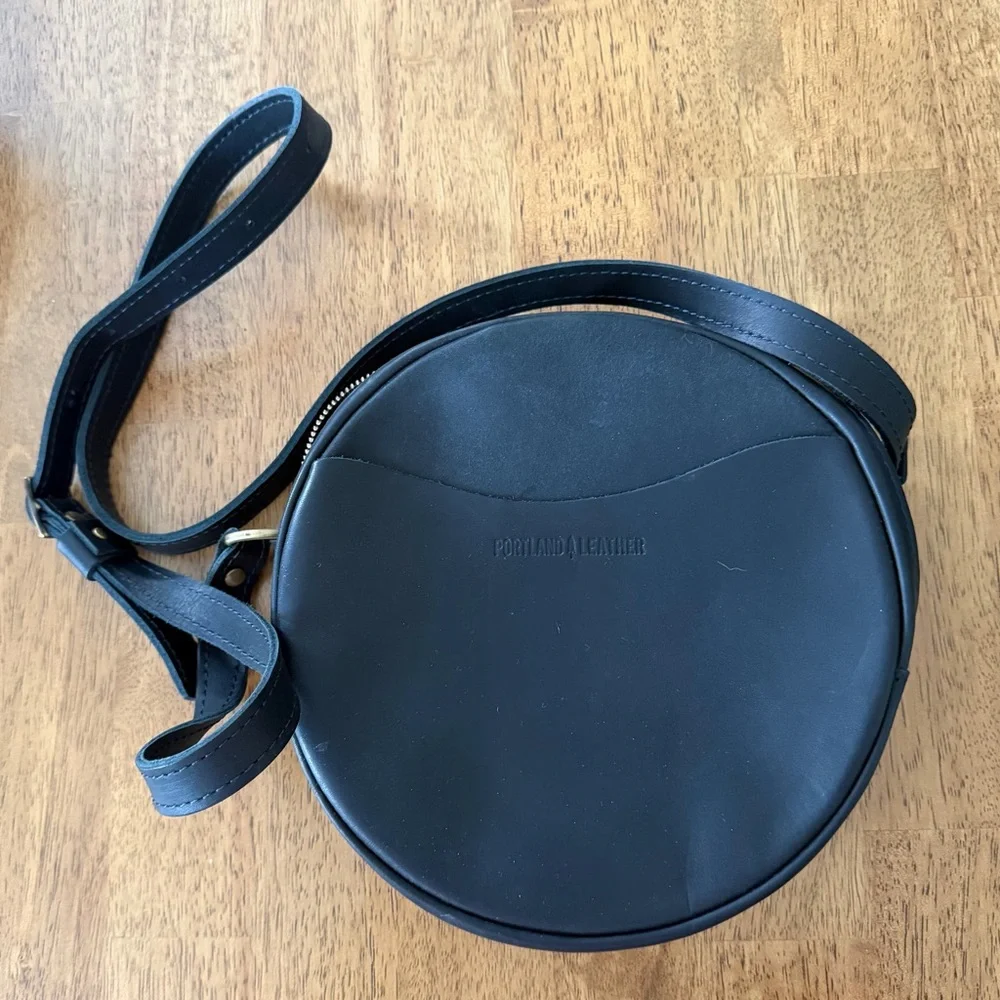 Portland Leather Large Black Circle Bag - Picture 1 of 3